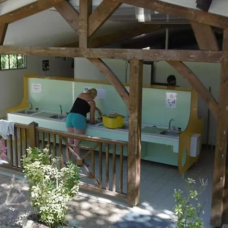 Campingplatz Mobil Clim, Animaux Ok - 6 Pers. - Api-1-52-2339 La Chapelle-Aubareil